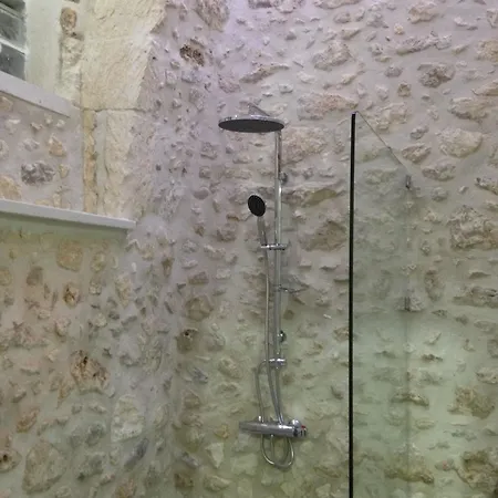 Barbara העיירה רתימנו